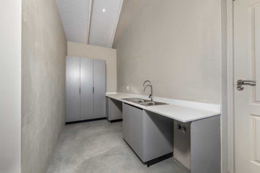 3 Bedroom Property for Sale in Outeniquasbosch Western Cape